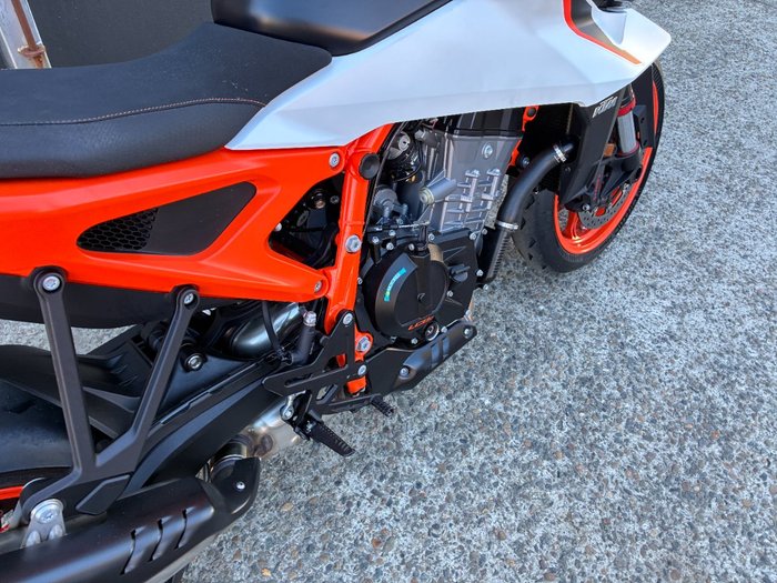 2026 Ktm 990 DUKE R ORANGE