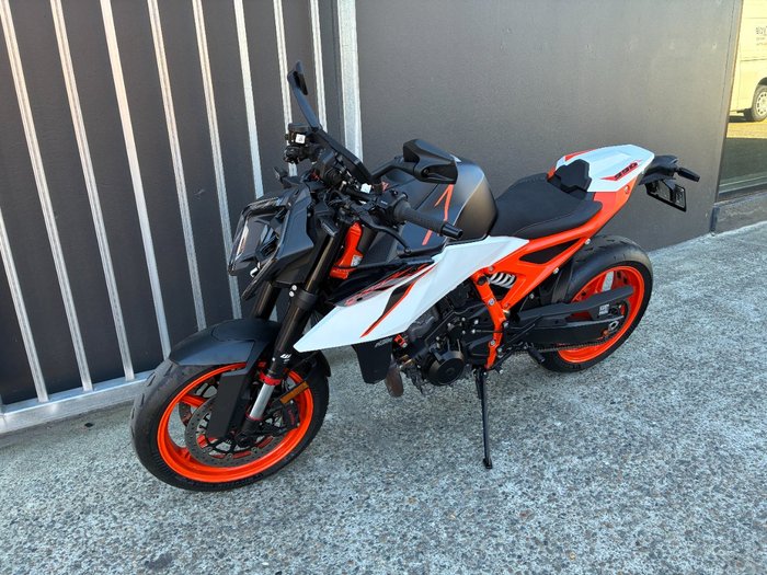 2026 Ktm 990 DUKE R ORANGE