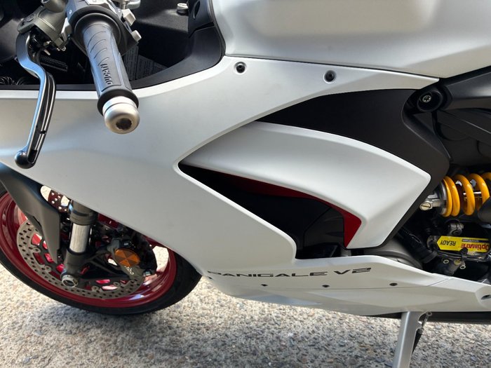 2022 Ducati PANIGALE V2 WHITE
