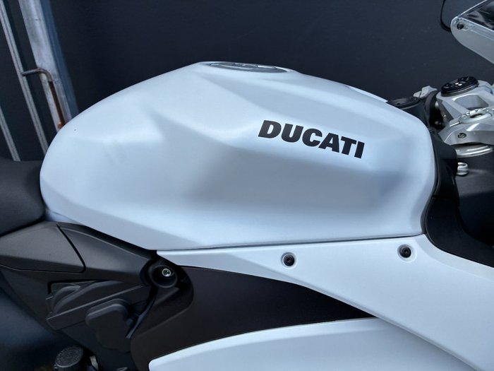 2022 Ducati PANIGALE V2 WHITE