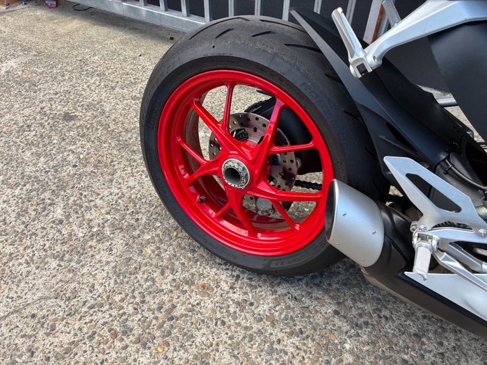 2022 Ducati PANIGALE V2 WHITE