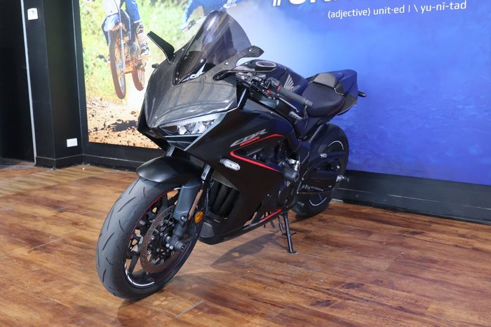 2025 Honda CBR650RAC Red