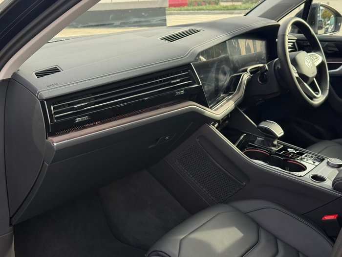 2025 Volkswagen Touareg 170TDI