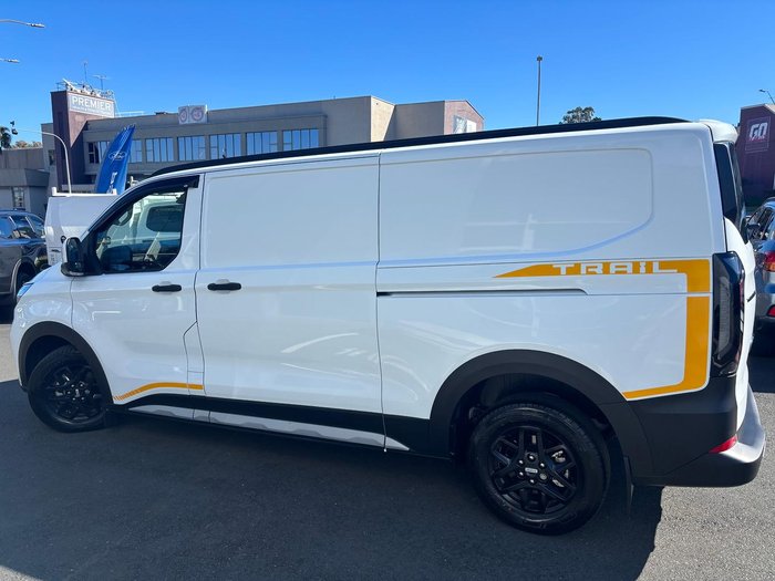 2025 Ford Transit Custom Trail LWB