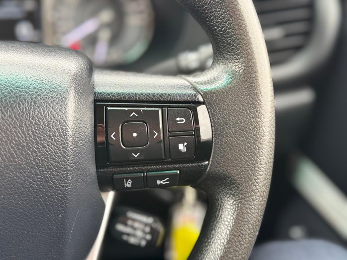 2022 Toyota Hilux SR