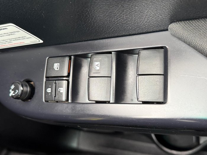 2022 Toyota Hilux SR