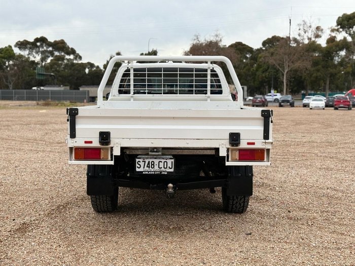 2022 Toyota Hilux SR