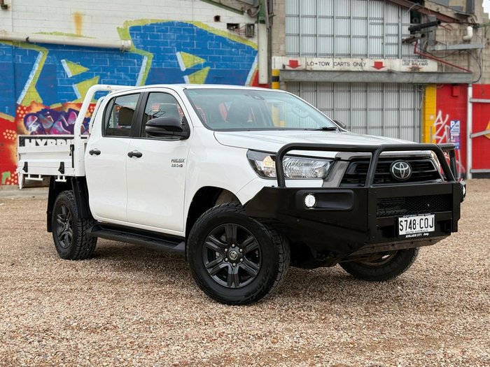 2022 Toyota Hilux SR
