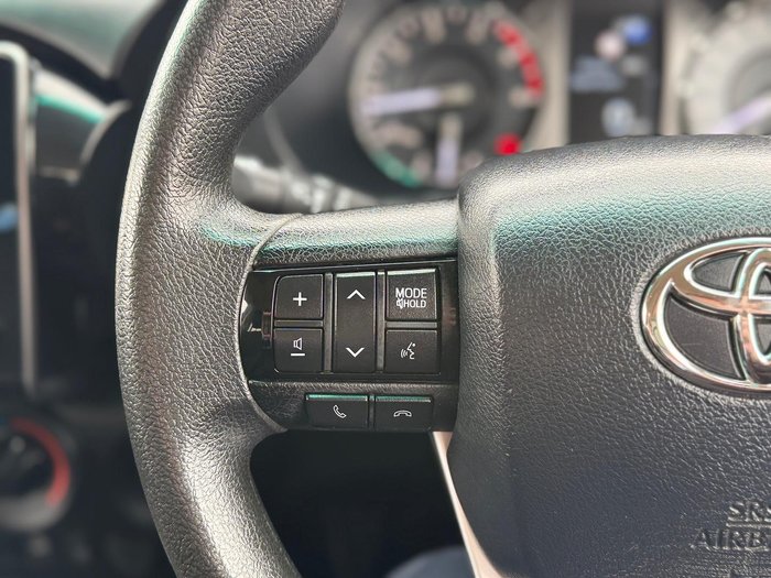 2022 Toyota Hilux SR