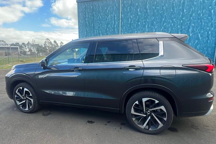 2025 Mitsubishi Outlander PHEV Exceed