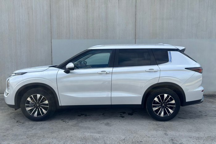 2026 Mitsubishi Outlander LS