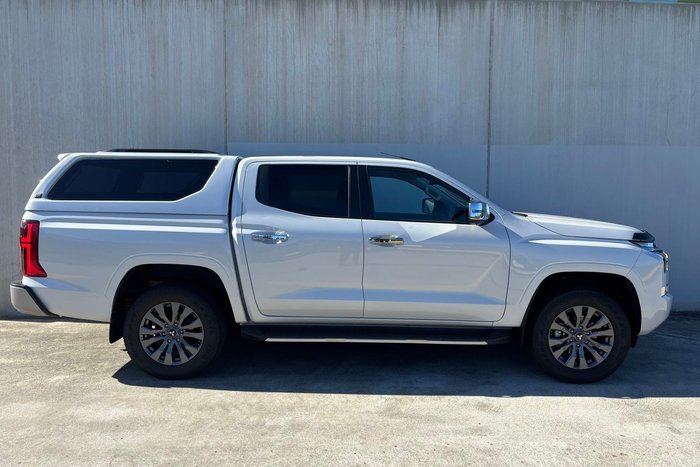 2025 Mitsubishi Triton GLS