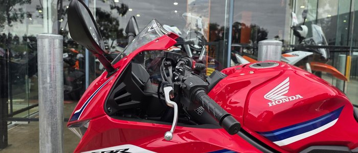 2025 Honda CBR650R E-Clutch CBR 650 Red