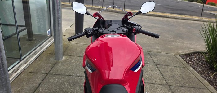 2025 Honda CBR650R E-Clutch CBR 650 Red