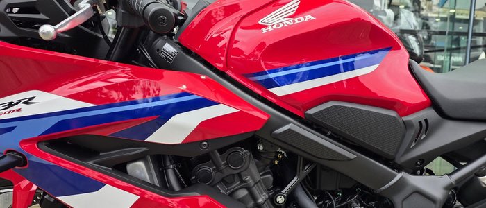 2025 Honda CBR650R E-Clutch CBR 650 Red