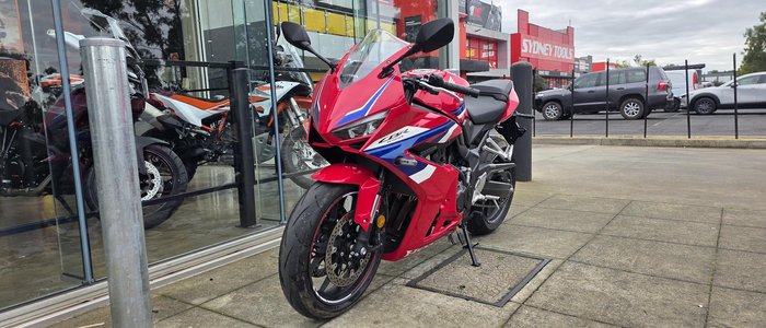 2025 Honda CBR650R E-Clutch CBR 650 Red