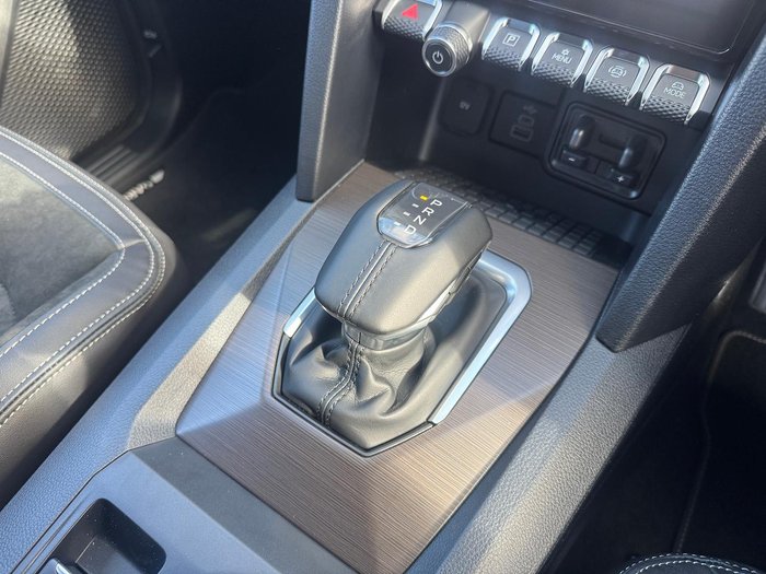 2026 Volkswagen Amarok TDI600 Dark Label