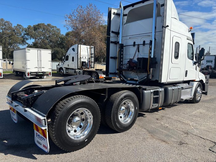 2022 Freightliner Cascadia