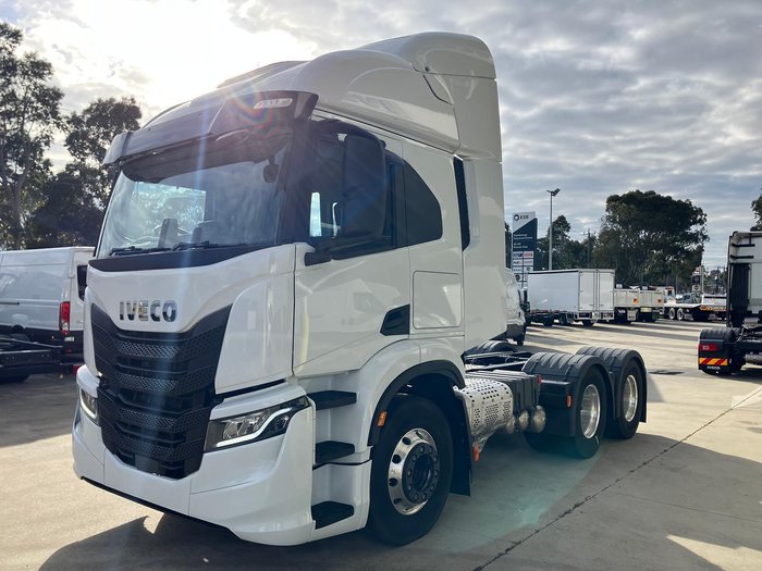 2024 Iveco S-Way AT600