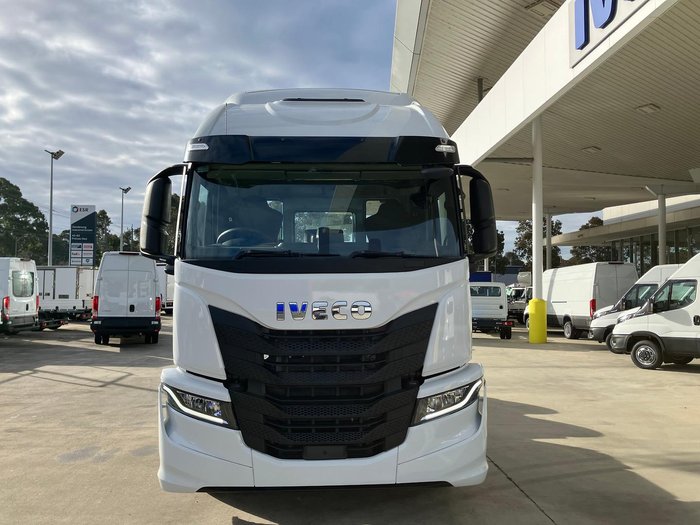 2024 Iveco S-Way AT600