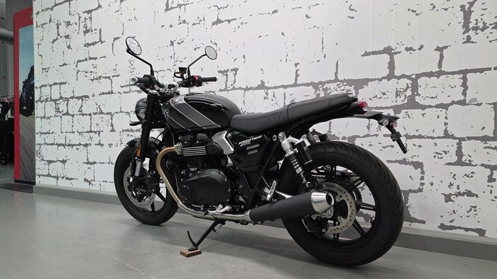 2026 Triumph Bonneville T100 (900cc) Bonneville Black