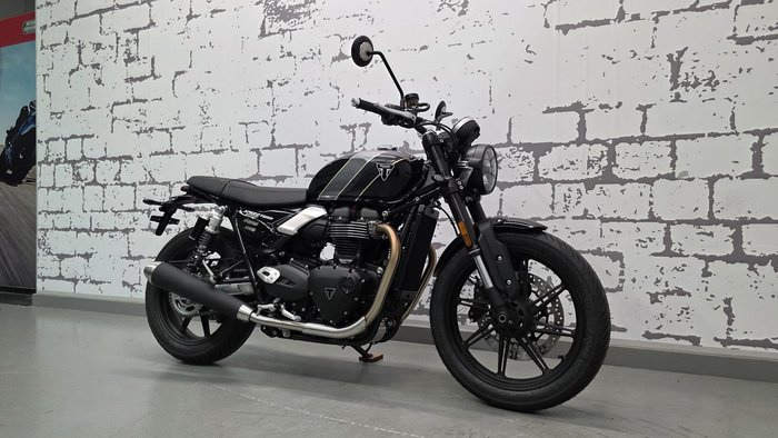 2026 Triumph Bonneville T100 (900cc) Bonneville Black
