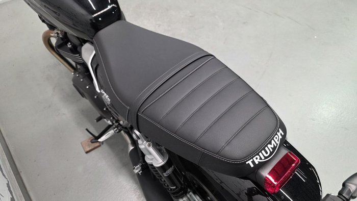 2026 Triumph Bonneville T100 (900cc) Bonneville Black