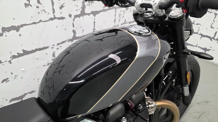 2026 Triumph Bonneville T100 (900cc) Bonneville Black
