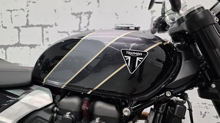 2026 Triumph Bonneville T100 (900cc) Bonneville Black