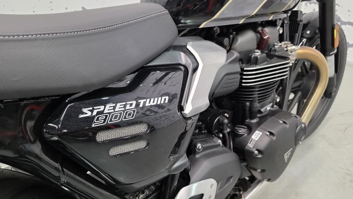 2026 Triumph Bonneville T100 (900cc) Bonneville Black