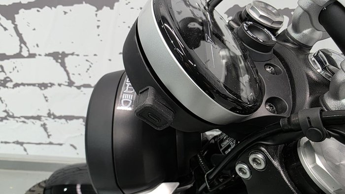 2026 Triumph Bonneville T100 (900cc) Bonneville Black