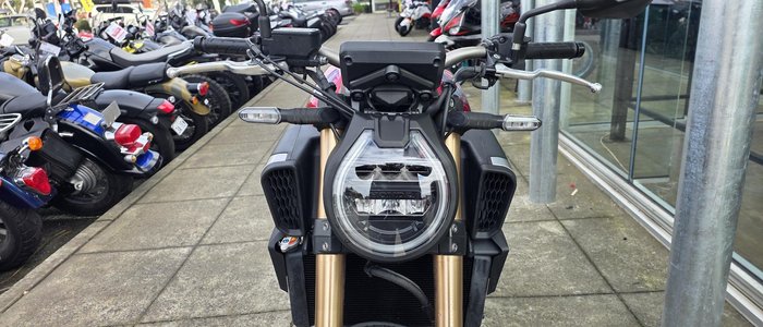 2025 Honda CB650R CB Red