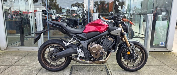 2025 Honda CB650R CB Red