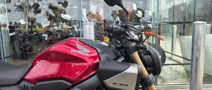 2025 Honda CB650R CB Red