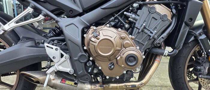 2025 Honda CB650R CB Red