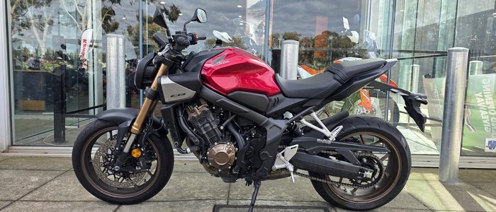 2025 Honda CB650R CB Red