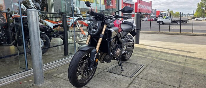 2025 Honda CB650R CB Red