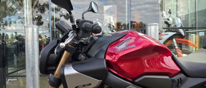 2025 Honda CB650R CB Red