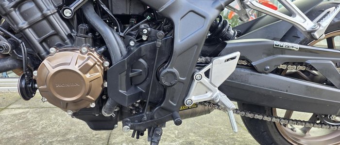 2025 Honda CB650R CB Red