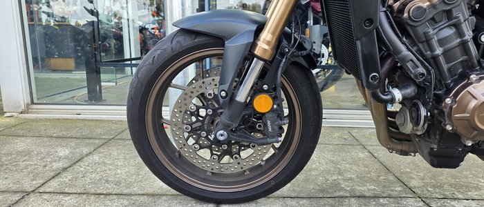 2025 Honda CB650R CB Red