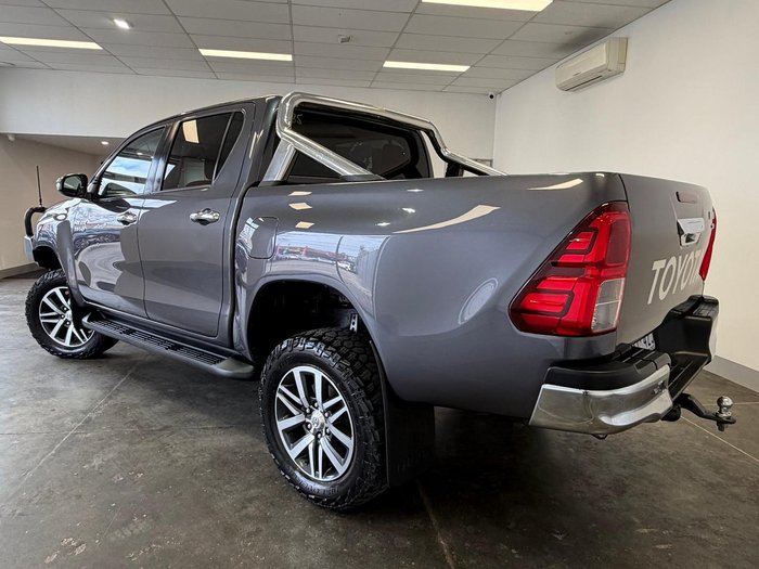 2020 Toyota Hilux SR5