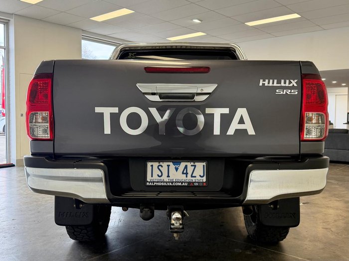 2020 Toyota Hilux SR5