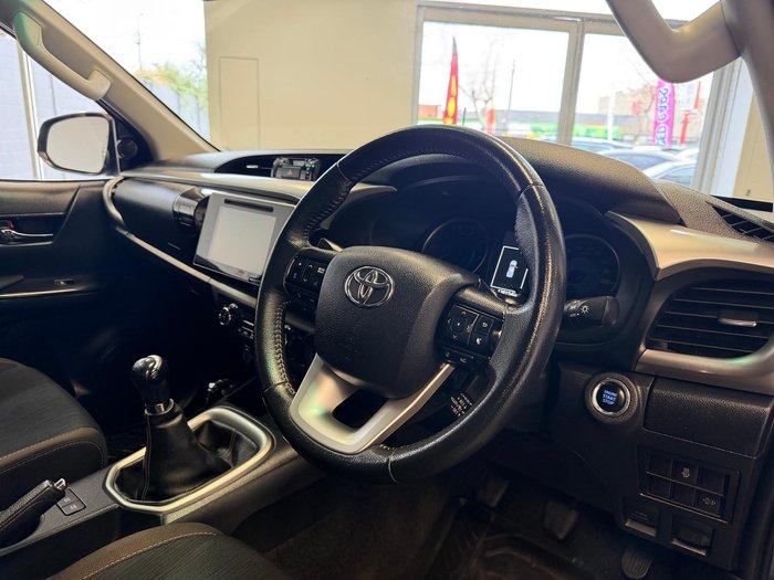 2020 Toyota Hilux SR5