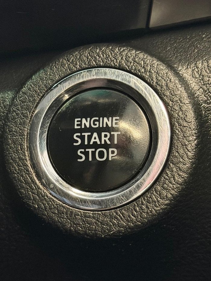 2020 Toyota Hilux SR5