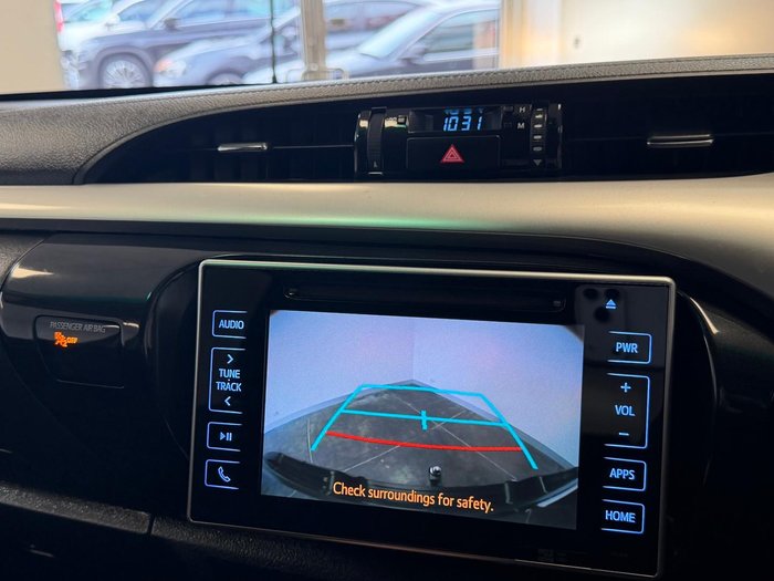 2020 Toyota Hilux SR5