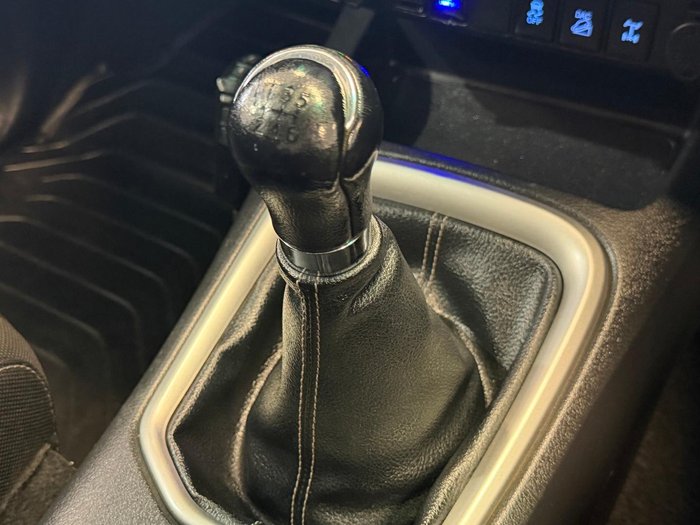 2020 Toyota Hilux SR5
