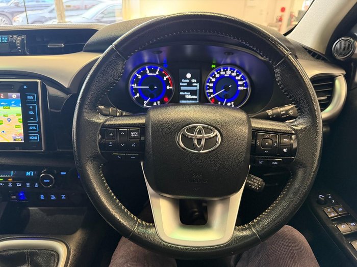 2020 Toyota Hilux SR5