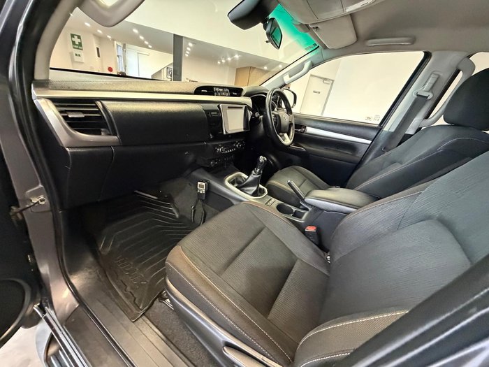 2020 Toyota Hilux SR5
