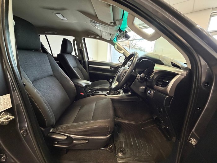 2020 Toyota Hilux SR5