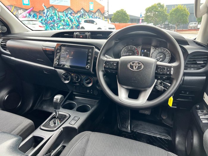 2020 Toyota Hilux SR